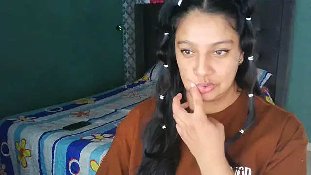 almaswan1 online show from November 2025 04:57:01 PM