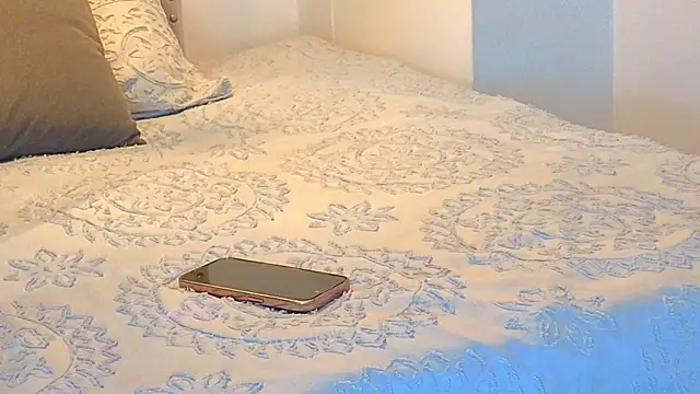 Snapshot of KeryHillson chatting on November 2025 12:19:01 PM KeryHillson online show from November 2025 12:19:01 PM