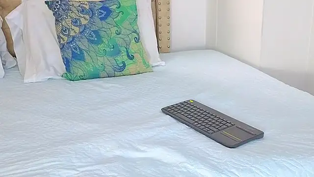 Snapshot of KeryHillson chatting on October 2025 01:45:01 PM KeryHillson online show from October 2025 01:45:01 PM