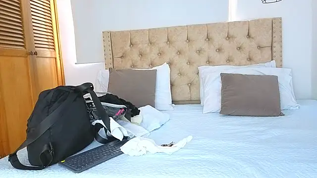 Snapshot of KeryHillson chatting on November 2025 01:49:02 PM KeryHillson online show from November 2025 01:49:02 PM