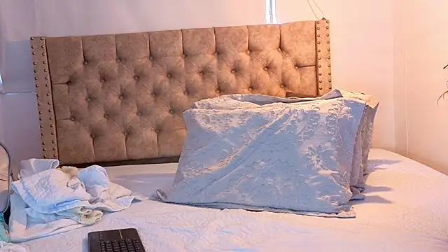 KeryHillson online show from December 2025 01:57:02 PM