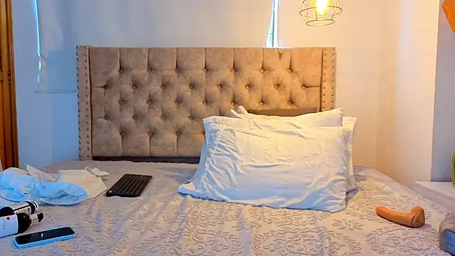 KeryHillson online show from March 2026 01:01:01 PM