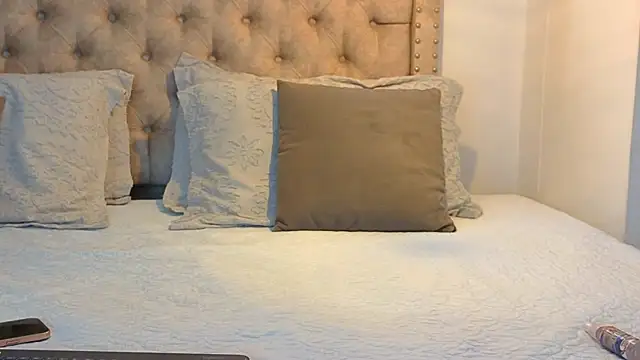 Snapshot of KeryHillson chatting on November 2025 12:16:01 PM KeryHillson online show from November 2025 12:16:01 PM