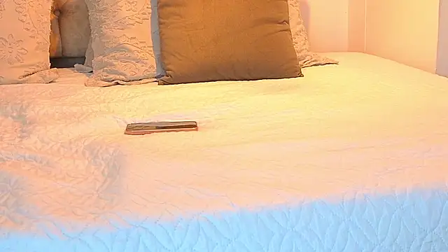 Snapshot of KeryHillson chatting on November 2025 11:49:02 AM KeryHillson online show from November 2025 11:49:02 AM