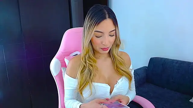 im grecia online show from April 2026 08:21:01 PM