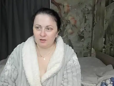 Lillian2 online show from April 2026 08:02:01 PM