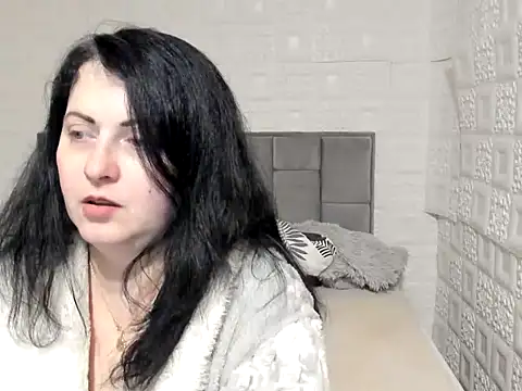 Snapshot of Lillian2 chatting on February 2025 10:10:01 AM Lillian2 online show from February 2025 10:10:01 AM