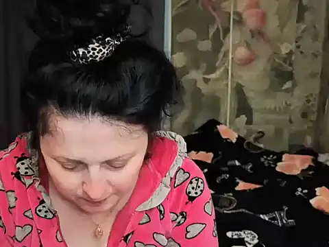 Snapshot of Lillian2 chatting on June 2026 12:54:02 PM Lillian2 online show from June 2026 12:54:02 PM