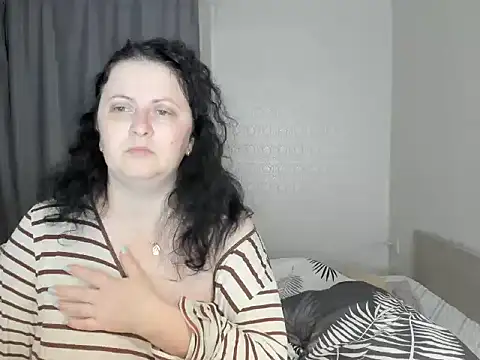 Snapshot of Lillian2 chatting on October 2025 05:36:01 PM Lillian2 online show from October 2025 05:36:01 PM