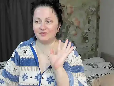 Snapshot of Lillian2 chatting on May 2026 05:28:02 AM Lillian2 online show from May 2026 05:28:02 AM