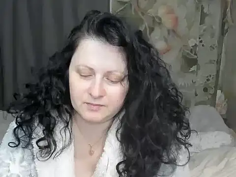 Lillian2 online show from April 2026 08:53:02 PM