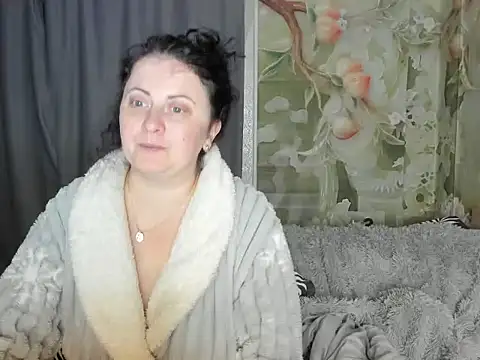 Snapshot of Lillian2 chatting on October 2025 10:40:02 PM Lillian2 online show from October 2025 10:40:02 PM