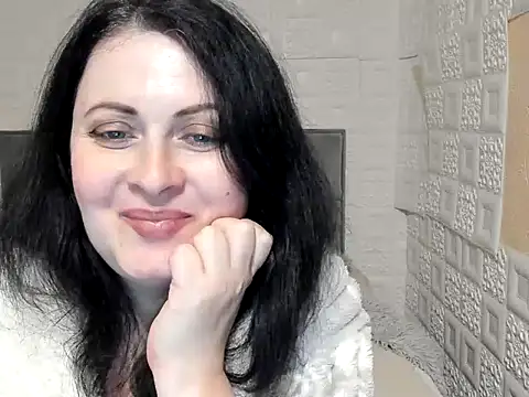 Snapshot of Lillian2 chatting on February 2025 01:35:01 AM Lillian2 online show from February 2025 01:35:01 AM