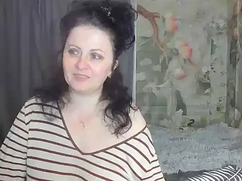 Snapshot of Lillian2 chatting on October 2025 07:15:02 PM Lillian2 online show from October 2025 07:15:02 PM