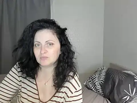 Snapshot of Lillian2 chatting on September 2025 07:43:02 PM Lillian2 online show from September 2025 07:43:02 PM