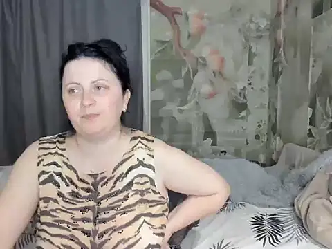 Snapshot of Lillian2 chatting on November 2025 02:15:02 AM Lillian2 online show from November 2025 02:15:02 AM