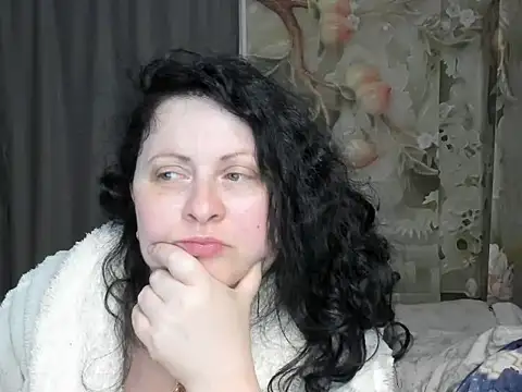 Snapshot of Lillian2 chatting on April 2026 04:08:01 PM Lillian2 online show from April 2026 04:08:01 PM