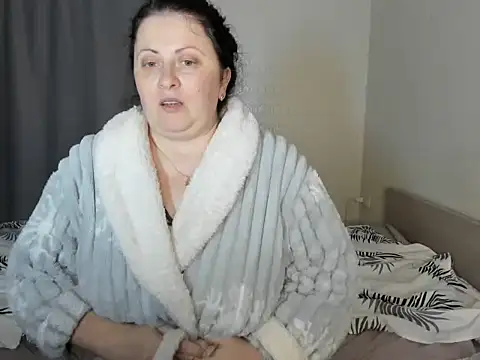 Snapshot of Lillian2 chatting on September 2025 10:05:02 PM Lillian2 online show from September 2025 10:05:02 PM