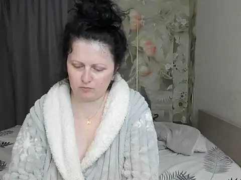 Snapshot of Lillian2 chatting on May 2026 08:02:02 AM Lillian2 online show from May 2026 08:02:02 AM