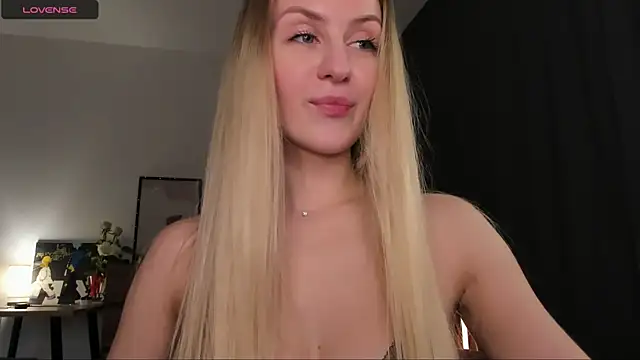 Snapshot of Alice_Dias chatting on March 2025 04:40:02 PM Alice Dias online show from March 2025 04:40:02 PM