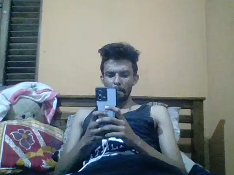 Rusiru32 online show from December 2025 11:20:01 PM