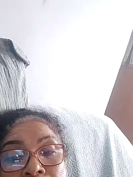 Snapshot of Delicy1 chatting on January 2025 04:33:01 PM Delicy1 online show from January 2025 04:33:01 PM