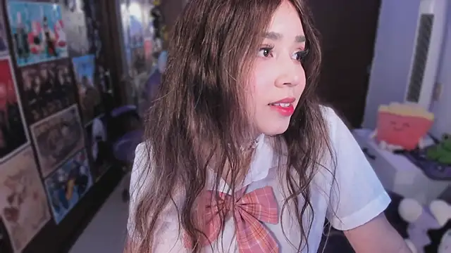 emi cute online show from November 2025 02:42:01 PM