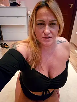 Isabellaa04 online show from December 2025 09:52:02 PM