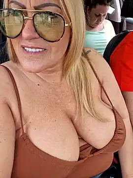 Isabellaa04 online show from May 2026 11:07:02 AM