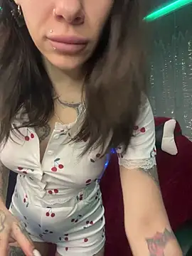 Snapshot of Queen_of_pain chatting on November 2025 05:01:01 AM Queen of pain online show from November 2025 05:01:01 AM