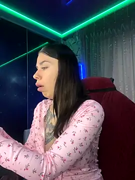 Snapshot of Queen_of_pain chatting on November 2025 06:02:01 AM Queen of pain online show from November 2025 06:02:01 AM