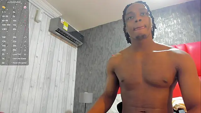 Snapshot of DominicSccott chatting on June 2026 12:33:02 PM DominicSccott online show from June 2026 12:33:02 PM
