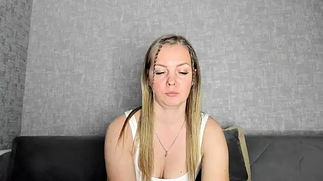 iam Venus online show from January 2026 08:07:01 PM