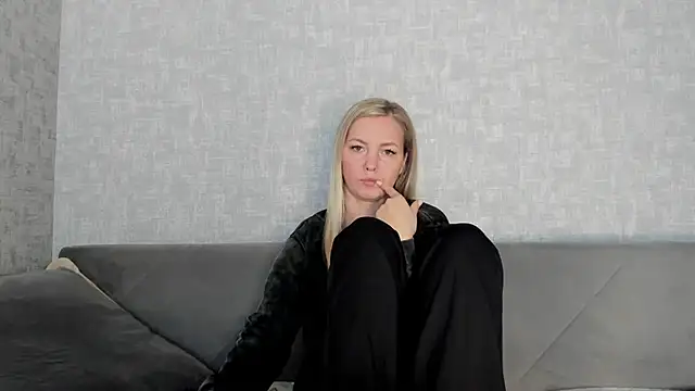 iam Venus online show from February 2026 07:40:01 AM