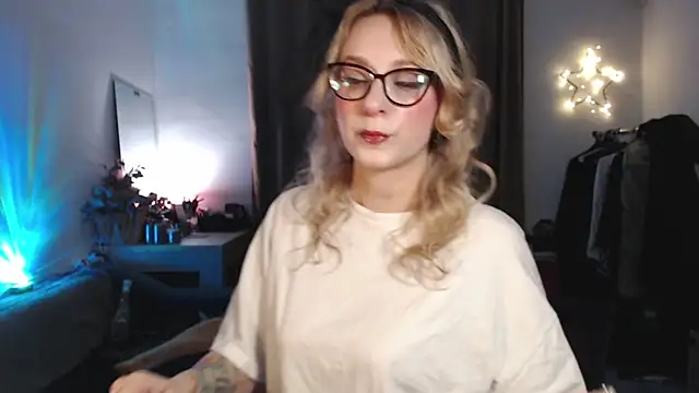 welliza online show from October 2025 09:18:02 PM