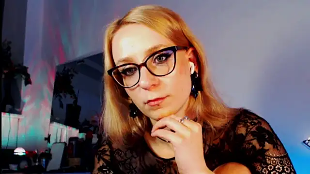 welliza online show from March 2025 05:02:01 AM