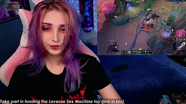 Snapshot of Violet_Noir chatting on September 2025 05:29:01 AM Violet Noir online show from September 2025 05:29:01 AM