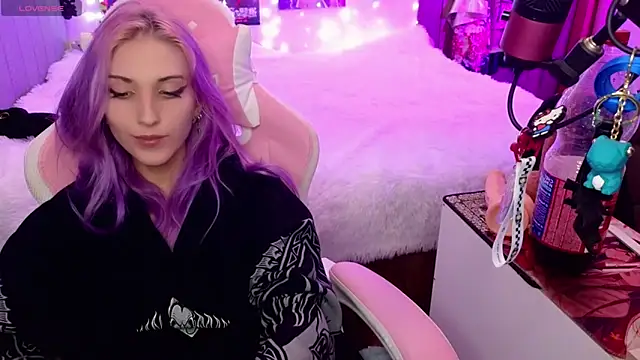 Snapshot of Violet_Noir chatting on January 2025 02:47:02 PM Violet Noir online show from January 2025 02:47:02 PM