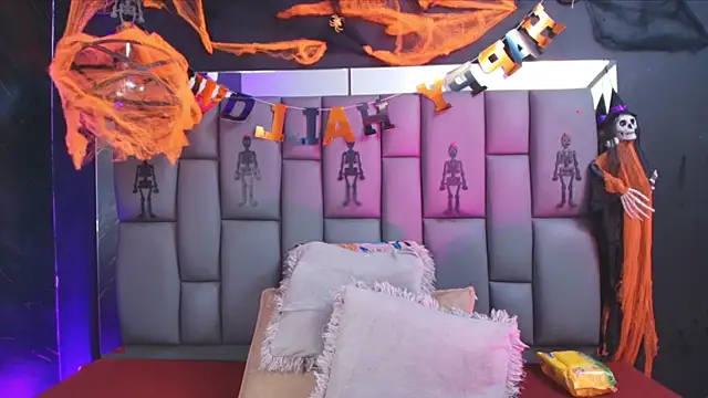  MiaBrown  online show from October 2025 12:04:01 PM