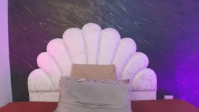  MiaBrown  online show from April 2026 12:11:02 PM