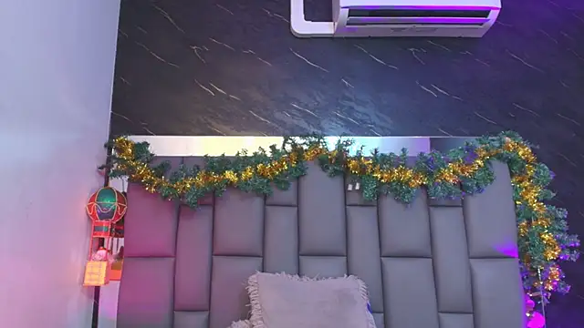  MiaBrown  online show from December 2025 12:04:01 PM