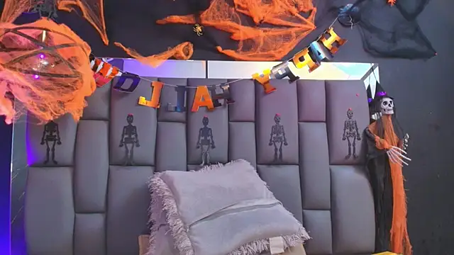  MiaBrown  online show from October 2025 12:06:02 PM