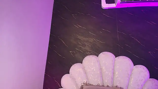  MiaBrown  online show from May 2026 12:06:01 PM