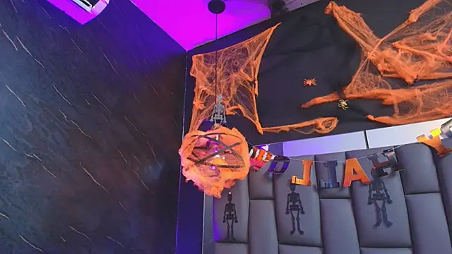  MiaBrown  online show from October 2025 12:04:01 PM