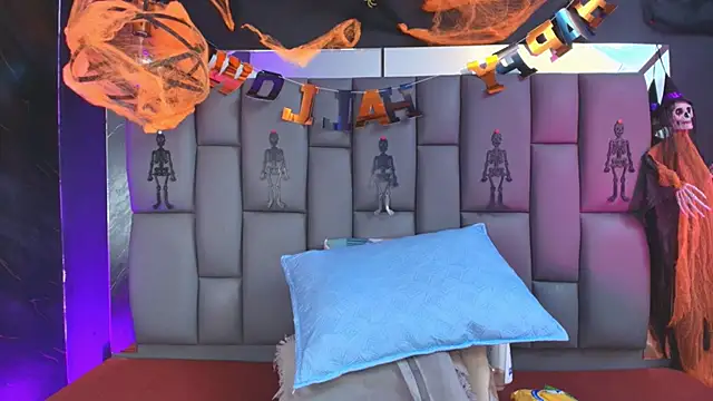  MiaBrown  online show from October 2025 12:04:01 PM