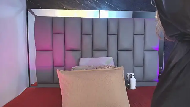  MiaBrown  online show from November 2025 12:09:01 PM