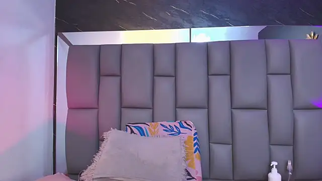  MiaBrown  online show from November 2025 12:06:01 PM