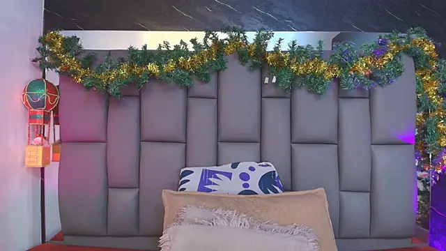  MiaBrown  online show from December 2025 12:04:02 PM