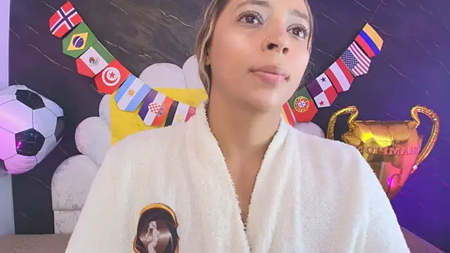 Snapshot of _MiaBrown_ chatting on July 2026 12:05:02 PM MiaBrown online show from July 2026 12:05:02 PM