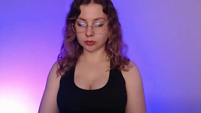 Snapshot of Leah_Reed chatting on September 2025 03:52:01 PM Leah Reed online show from September 2025 03:52:01 PM